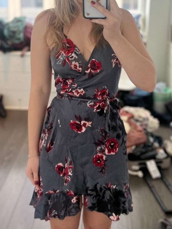 Lovers + Friends Dresses & Skirts - LOVERS + FRIENDS Gigi Rose Print Wrap Mini Dress